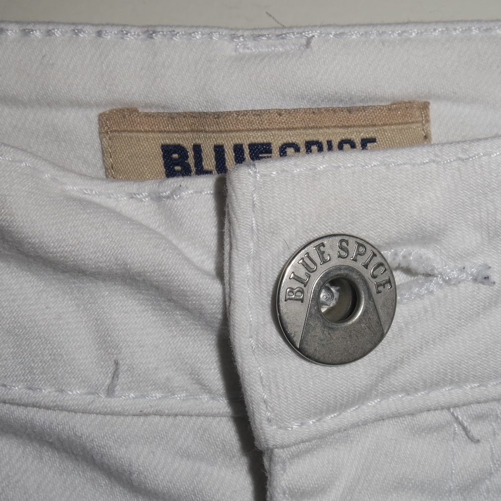 White Ripped Jean - Picture 3 of 6